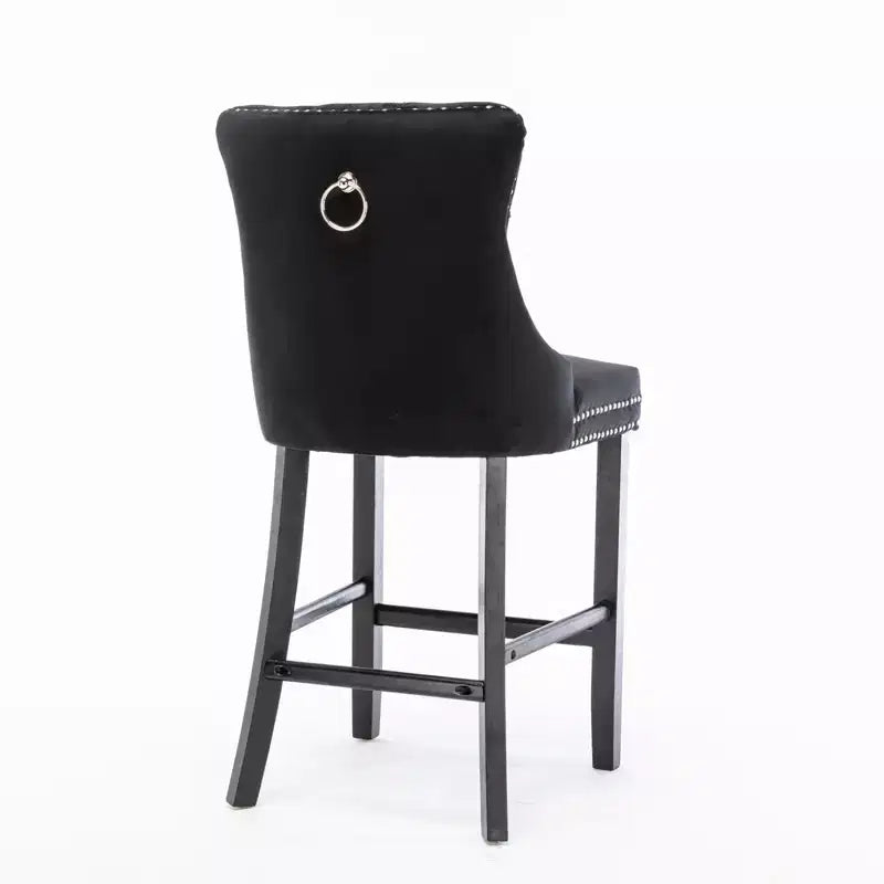 Set di 2 sgabelli da bar trapuntati in velluto con gambe in legno, colori assortiti