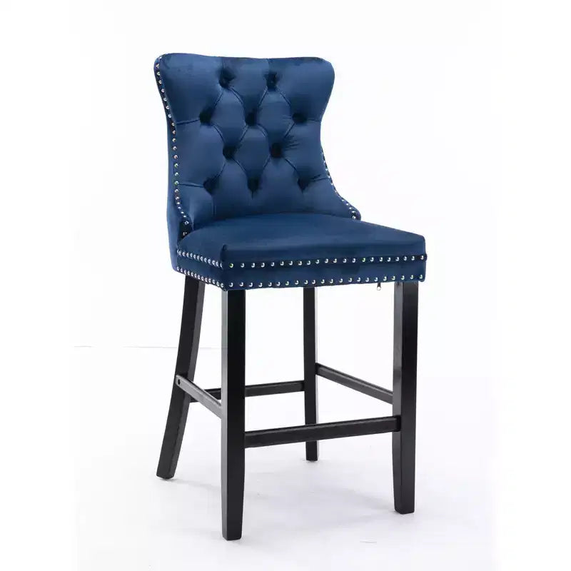 Set di 2 sgabelli da bar trapuntati in velluto con gambe in legno, colori assortiti