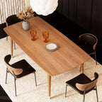 Brauner rechteckiger Esstisch im Mid-Century-Modern-Stil, Tischplatte mit Holzfurnier, Sitzplätze für bis zu 6 Personen